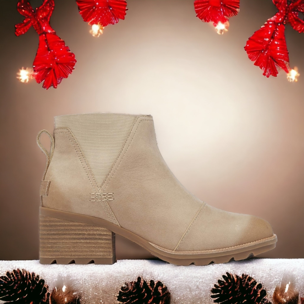 Sorel Women's Cate Chelsea Bootie Leather Sandy Tan. Sz 8.5